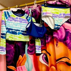 Girls 3 piece swim suit set. Only worn once.